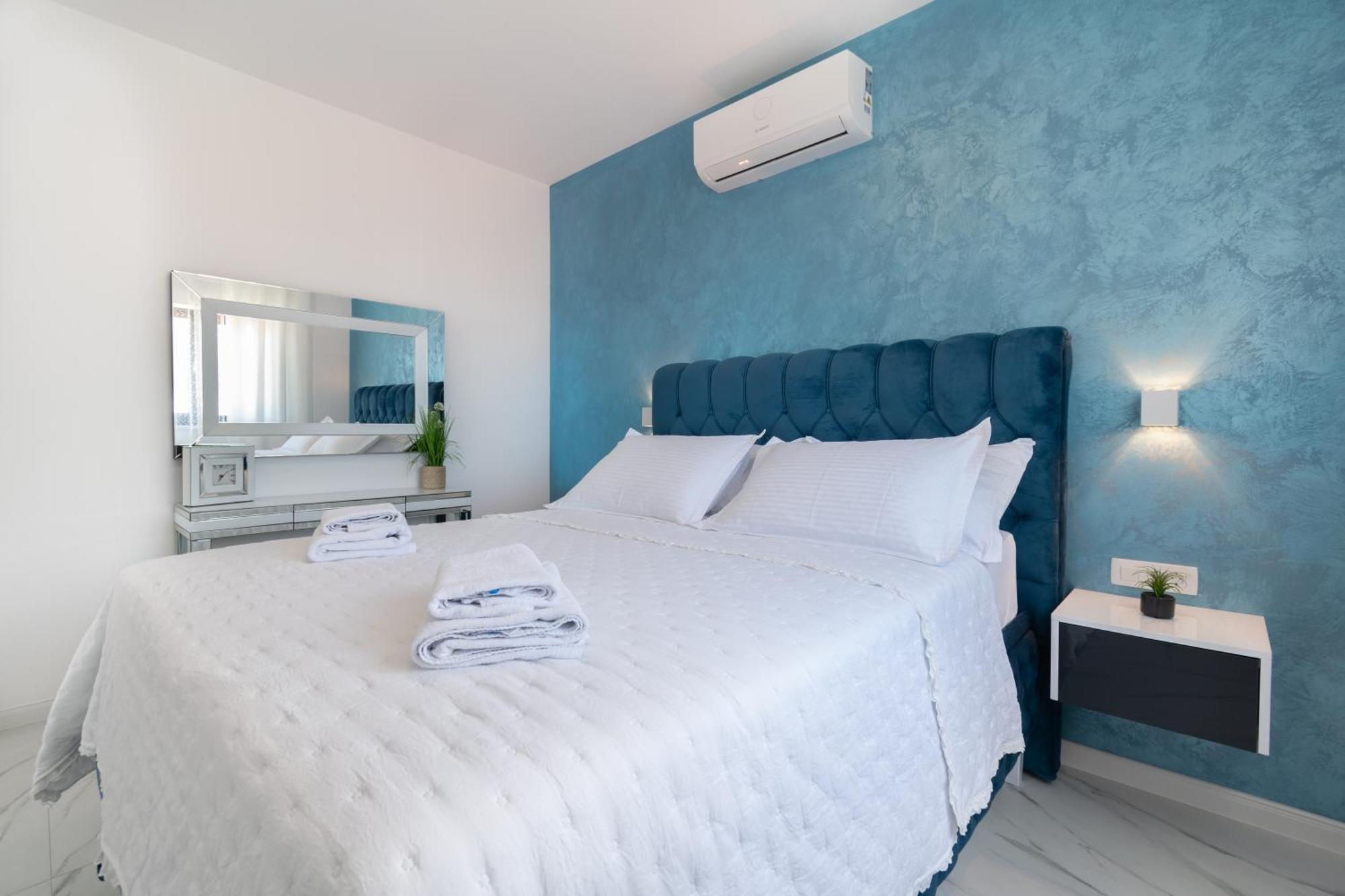 Lux Penthouse Panoramic View With Jacuzzi Apartment Makarska Bagian luar foto